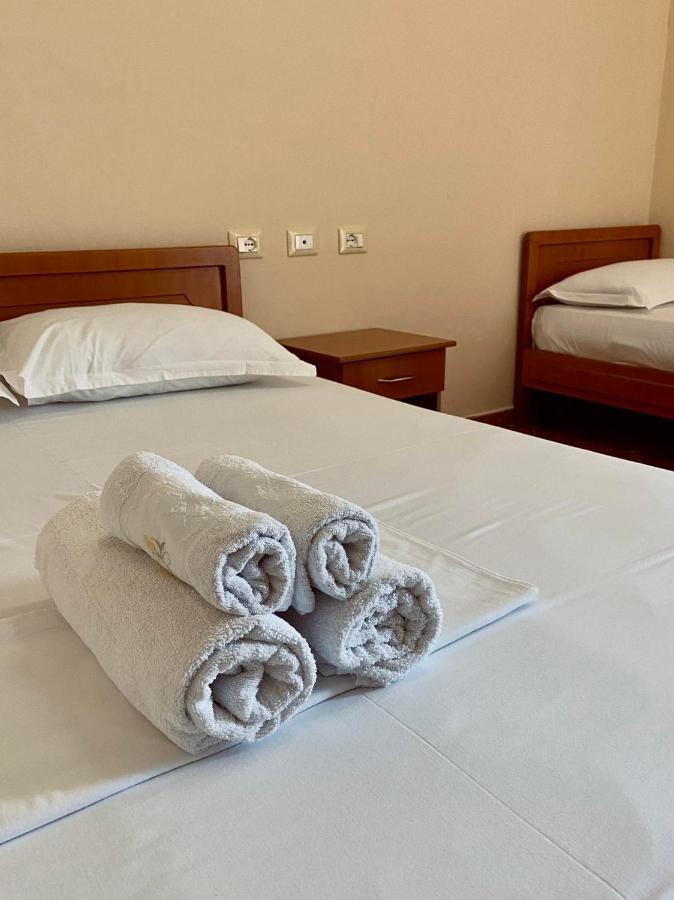 Maria Rentals Radhimë Buitenkant foto