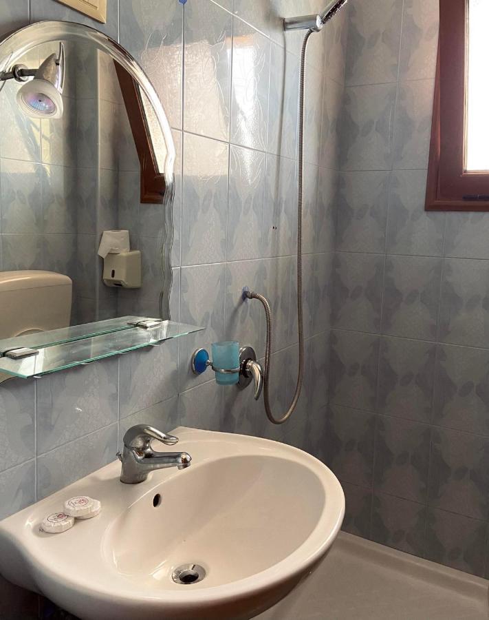Maria Rentals Radhimë Buitenkant foto